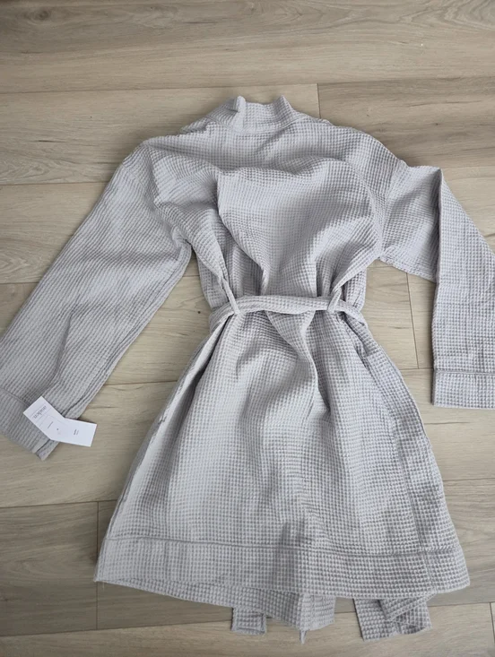 Auden Robe - Picture 9 of 11